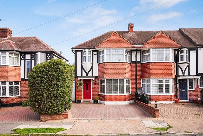 3 Bedroom End Of Terrace House For Sale In Seymour Avenue, Morden, SM4