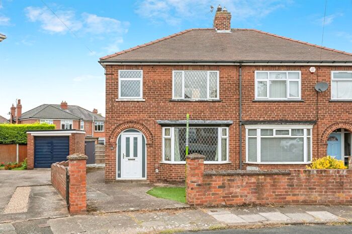 3 Bedroom Semi-Detached House For Sale In Hill Top Crescent, Wheatley Hills, Doncaster, DN2