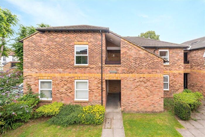 2 Bedroom Flat To Rent In Mullins Path, Mullins Path, SW14