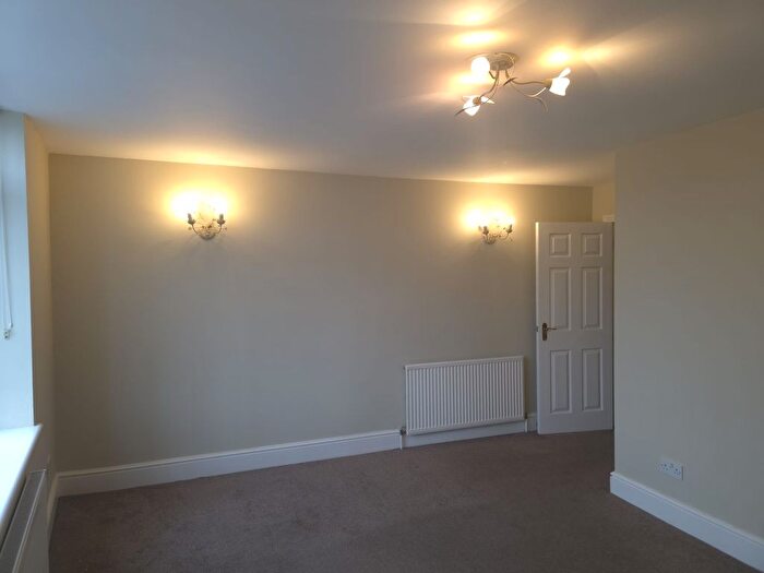 2 Bedroom Flat To Rent In Mockford Alley, Tenterden, TN30