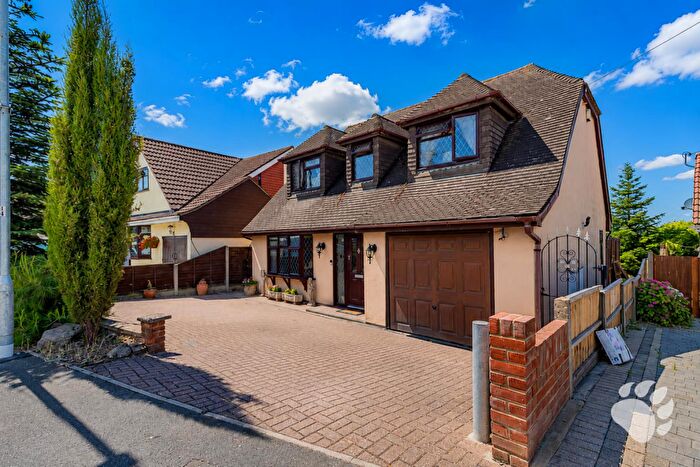 3 Bedroom Detached House For Sale In Highlands Road, Bowers Gifford, SS13