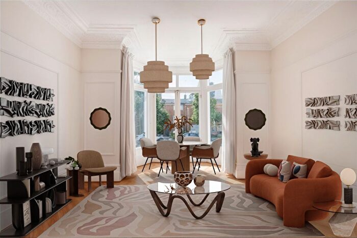 2 Bedroom Flat For Sale In Belsize Avenue, London, NW3