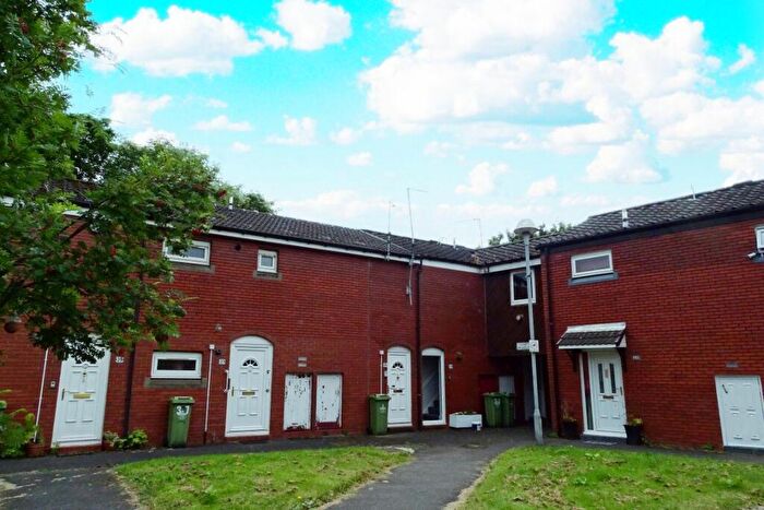 2 Bedroom Flat To Rent In Spacious Furnished Bed @ Keith Court, G11