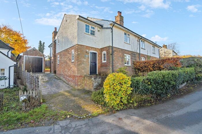 3 Bedroom Semi-Detached House For Sale In Stevenage Road, St Ippolyts, Hitchin, SG4