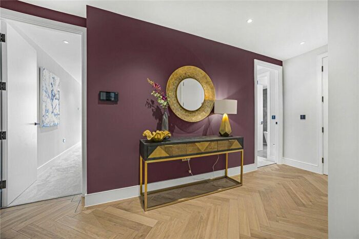 3 Bedroom Apartment For Sale In The Exchange, Parabola Road, Cheltenham, Gloucestershire, GL50