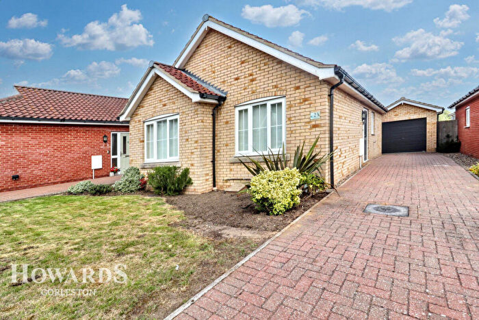 2 Bedroom Detached Bungalow For Sale In Broadland Close, Gorleston, NR31