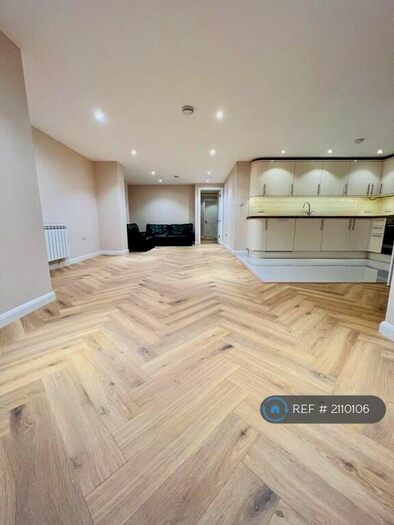 2 Bedroom Flat To Rent In Stapleton Hall Road, London, N4