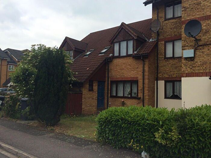 1 Bedroom Terraced House To Rent In Redwood Grove, Bedford, MK42