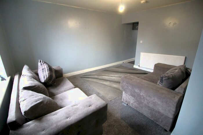 1 Bedroom Flat To Rent In Ripponden Road, Oldham, OL1
