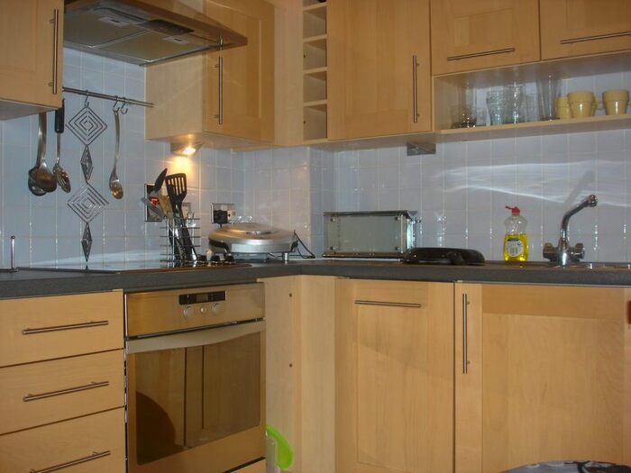 2 Bedroom Flat To Rent In High Street, London, E15