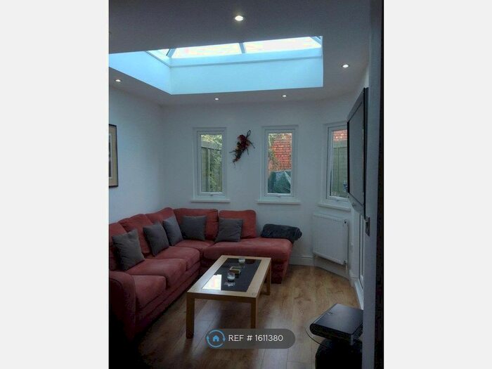 2 Bedroom Maisonette To Rent In Wavertree Nook Rd, Liverpool, L15