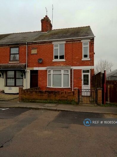 3 Bedroom End Of Terrace House To Rent In Allen Road, Finedon, NN9