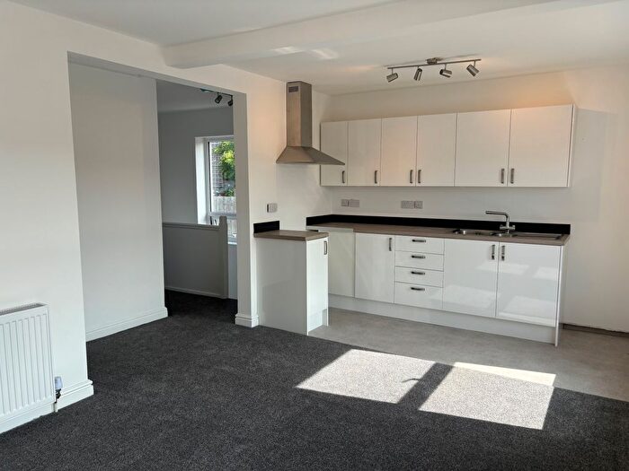 1 Bedroom Flat To Rent In Addison Road, Newton Abbot, TQ12