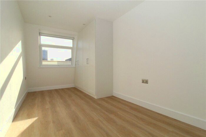 2 Bedroom Apartment To Rent In Kidderminster Road, Croydon, CR0