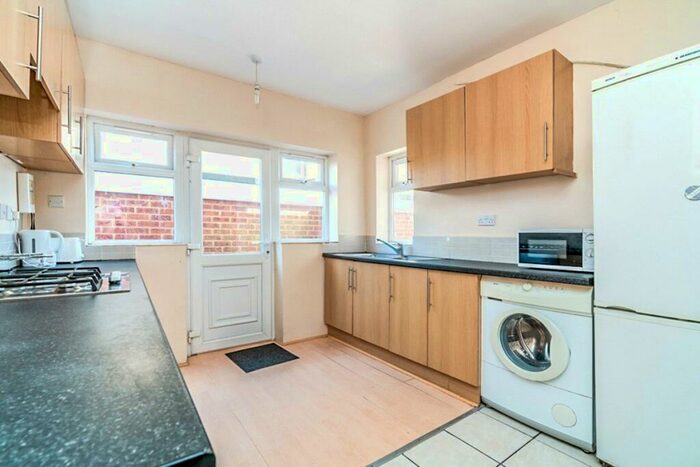 6 Bedroom Semi-Detached House To Rent In Kitchener Road, Southampton, Hampshire, SO17