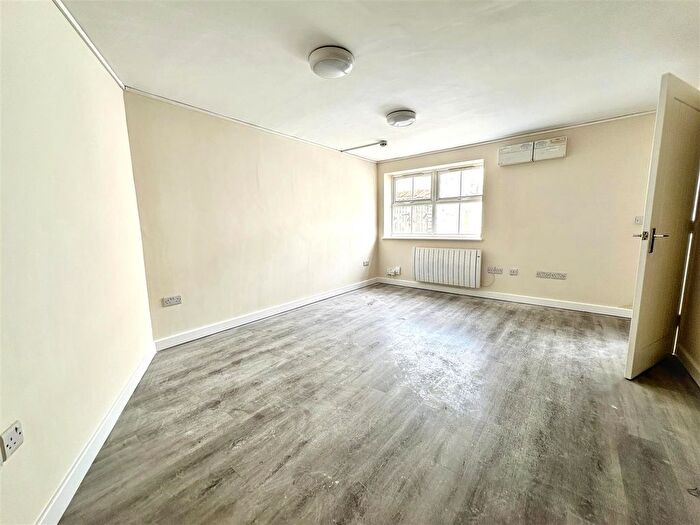 1 Bedroom Semi Detached House To Rent In The Coach House Kensington Park Easton, Bristol, BS5