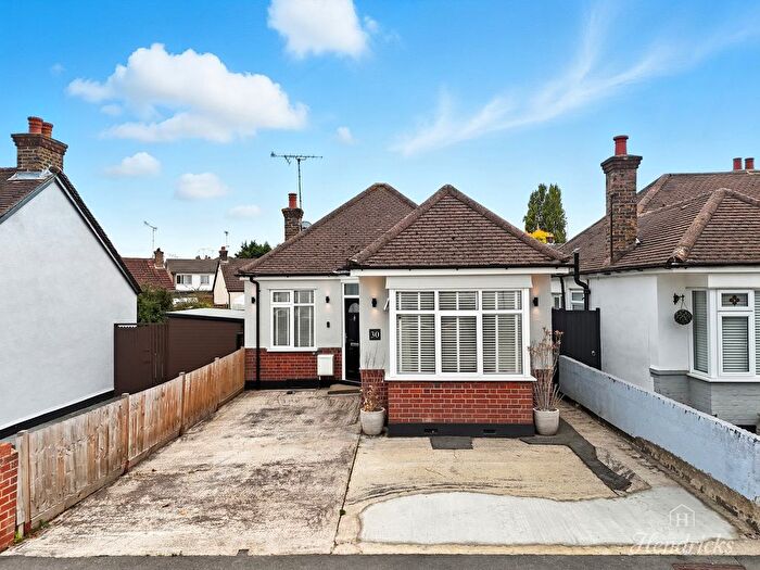 2 Bedroom Bungalow For Sale In Feeches Road, Southend-On-Sea, SS2