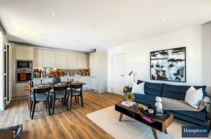 3 Bedroom Apartment To Rent In Ten Degrees Croydon, CR0