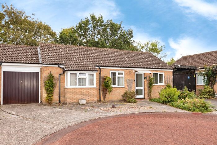 3 Bedroom Bungalow For Sale In Thyme Close, Earley, Reading, RG6