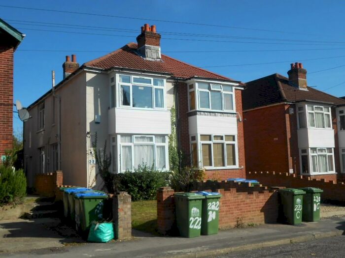 5 Bedroom House To Rent In Broadlands Road, Portswood, Southampton, SO17