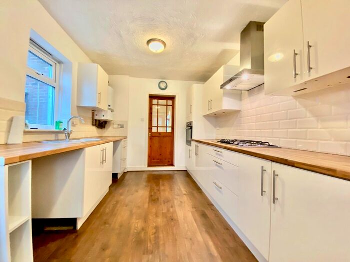 3 Bedroom Property To Rent In Desborough Road, Eastleigh SO50