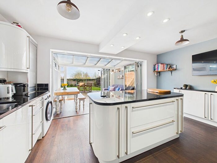 4 Bedroom Detached House For Sale In Station Road, Long Buckby, NN6