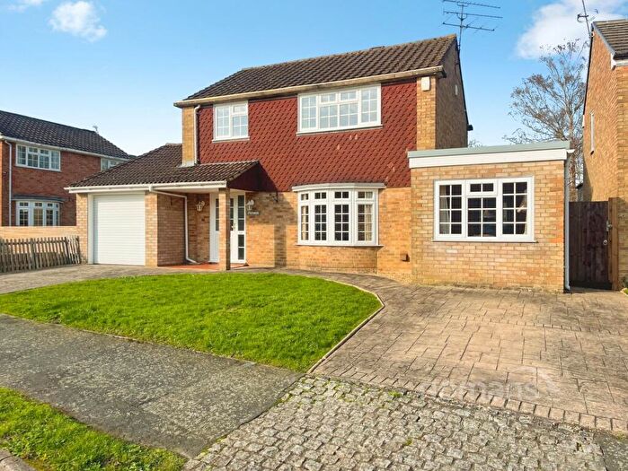 3 Bedroom Detached House For Sale In Badshot Park, Badshot Lea, GU9