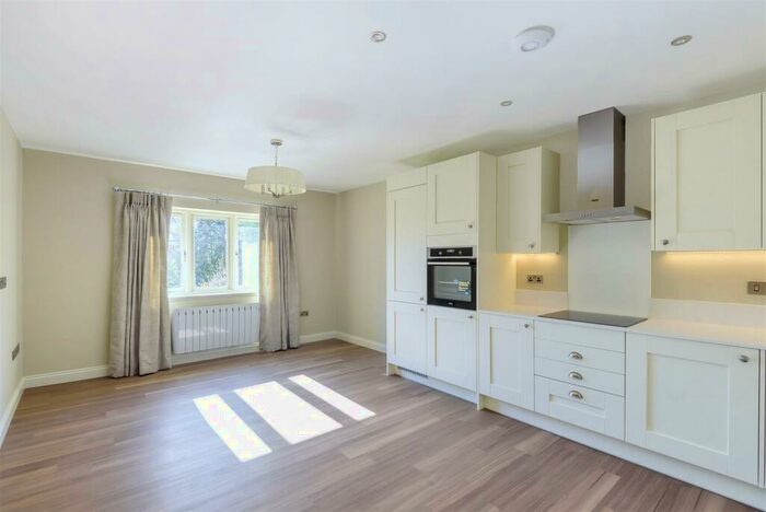 2 Bedroom Apartment To Rent In Stoneleigh Road, Coventry, CV4