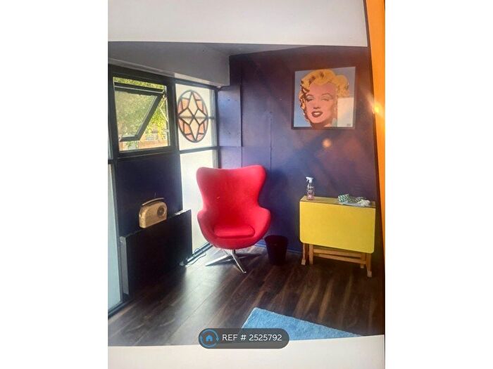 2 Bedroom Flat To Rent In Crystal Palace Road, London, SE22