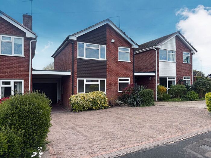 3 Bedroom Link Detached House For Sale In Herondale Road, Wollaston, Stourbridge, DY8