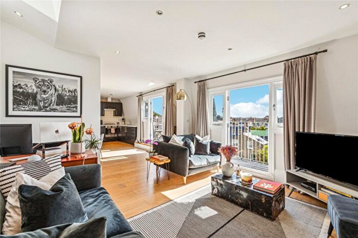 2 Bedroom Apartment For Sale In Battersea Rise, SW11