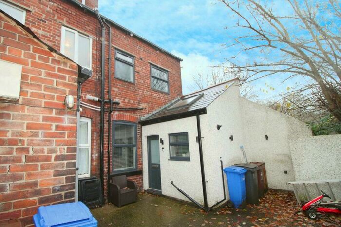 4 Bedroom End Of Terrace House To Rent In Langsett Road, Sheffield, South Yorkshire, S6