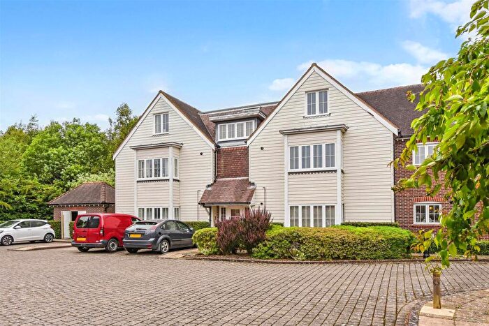 1 Bedroom Apartment For Sale In Lillywhite Road, Westhampnett, Chichester, PO18