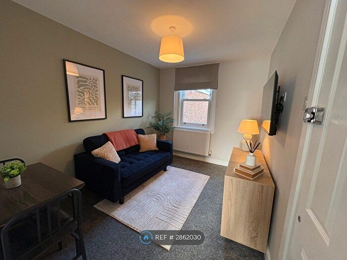 1 Bedroom Flat To Rent In Bedford Road, Reading, RG1