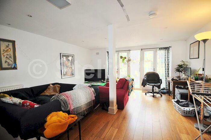 5 Bedroom Maisonette To Rent In Roden Street, London, N7