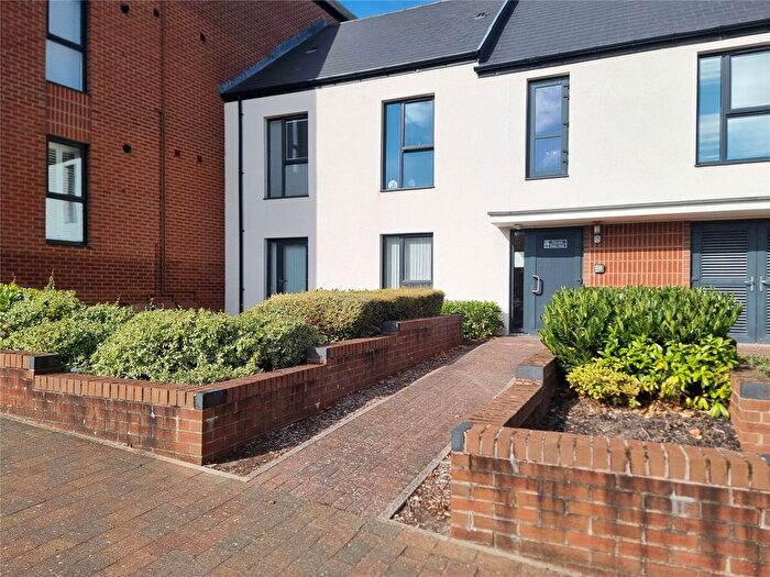 1 Bedroom Flat To Rent In Parkside Crescent, Ketley, Telford, Shropshire, TF1
