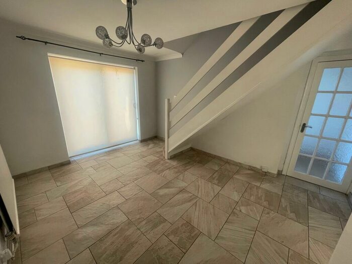 3 Bedroom Detached House For Sale In Owl End Walk, Yaxley, PE7