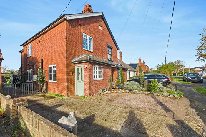 3 Bedroom House For Sale In St. Peters Road, West Mersea, CO5