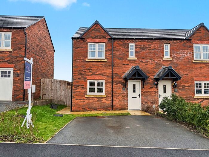 3 Bedroom Semi-Detached House For Sale In Waterfield Road, Malpas, SY14