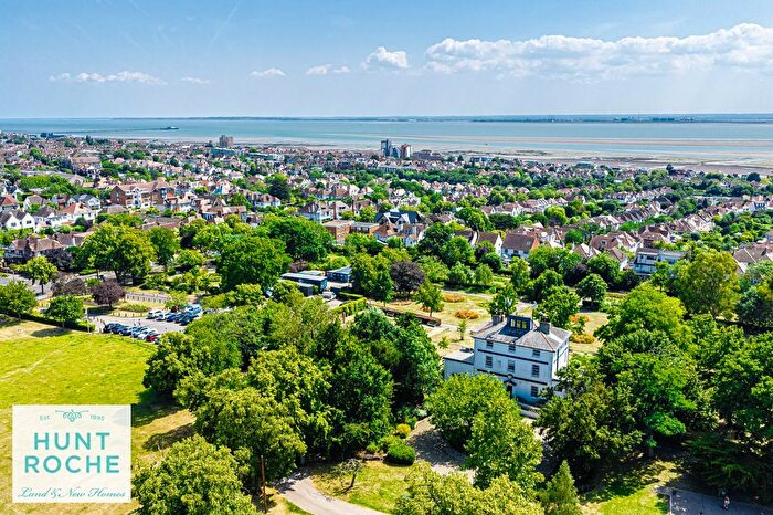 1 Bedroom Flat For Sale In Apartment, Chalkwell Avenue, Westcliff-On-Sea, Essex, SS0