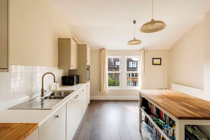 2 Bedroom Flat For Sale In Belvedere Road, Redland, Bristol, BS6