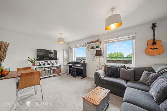1 Bedroom Flat For Sale In Cline Road, Ash Court Cline Road, N11