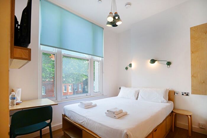 Studio To Rent In Philbeach Gardens, Earls Court, London, SW5