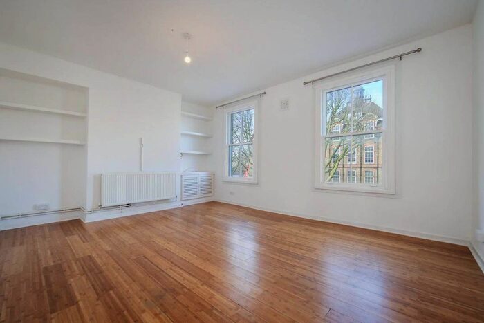 2 Bedroom Maisonette To Rent In Woodstock Road, Finsbury Park, London, N4