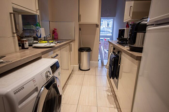 5 Bedroom Maisonette To Rent In Brandon Grove, Newcastle Upon Tyne, NE2