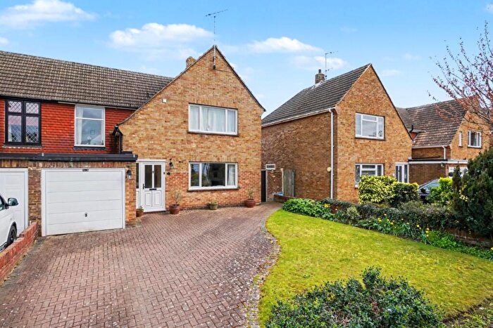 3 Bedroom Semi Detached House For Sale In Grayshott Close, Sittingbourne, Kent, ME10