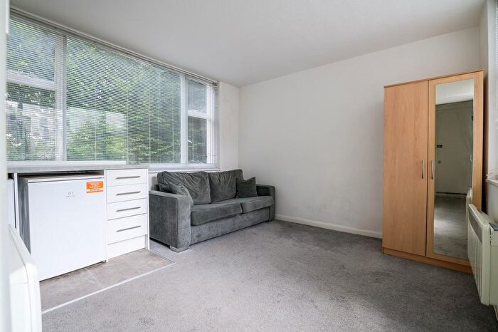 Studio To Rent In Pembridge Square, London, W2