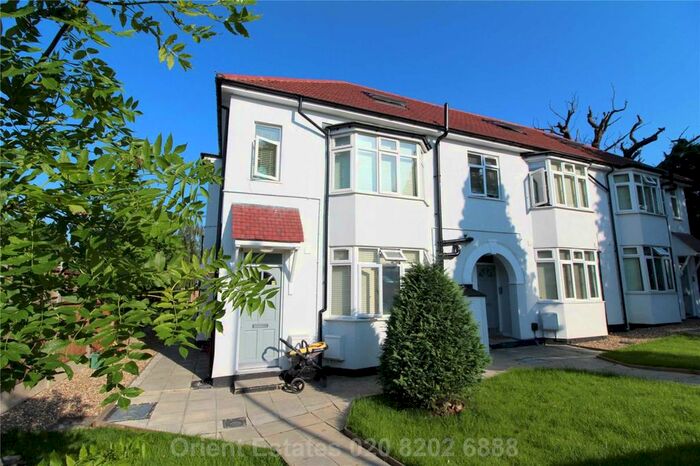 Studio To Rent In Rushgrove Avenue, Colindale, NW9