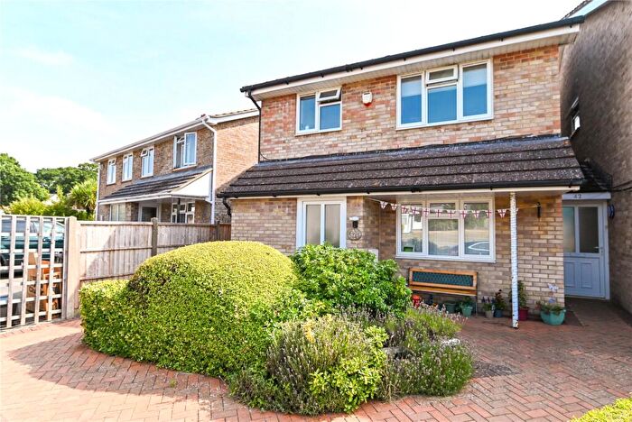 2 Bedroom Apartment For Sale In Ferndale Road, New Milton, Hampshire, BH25