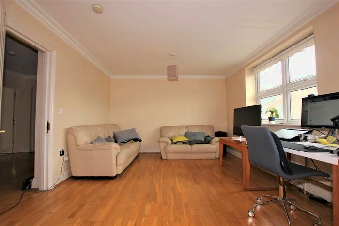 2 Bedroom Flat To Rent In Alexandra Grove, Manor House, N4